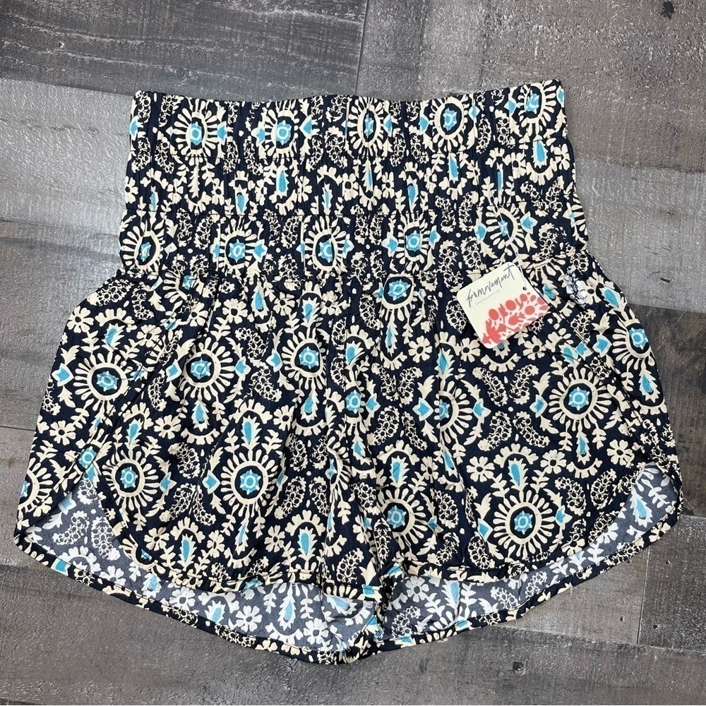 NWT FP Movement by Free People The Way Home Printed Short size Small - Picture 14 of 14